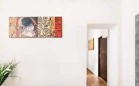 Luxury Apartment 60